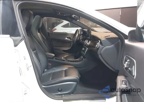 2018 Mercedes-Benz Cla 250 4Matic z USA, uszkodzony, nr VIN WDDSJ4GB9JN522690